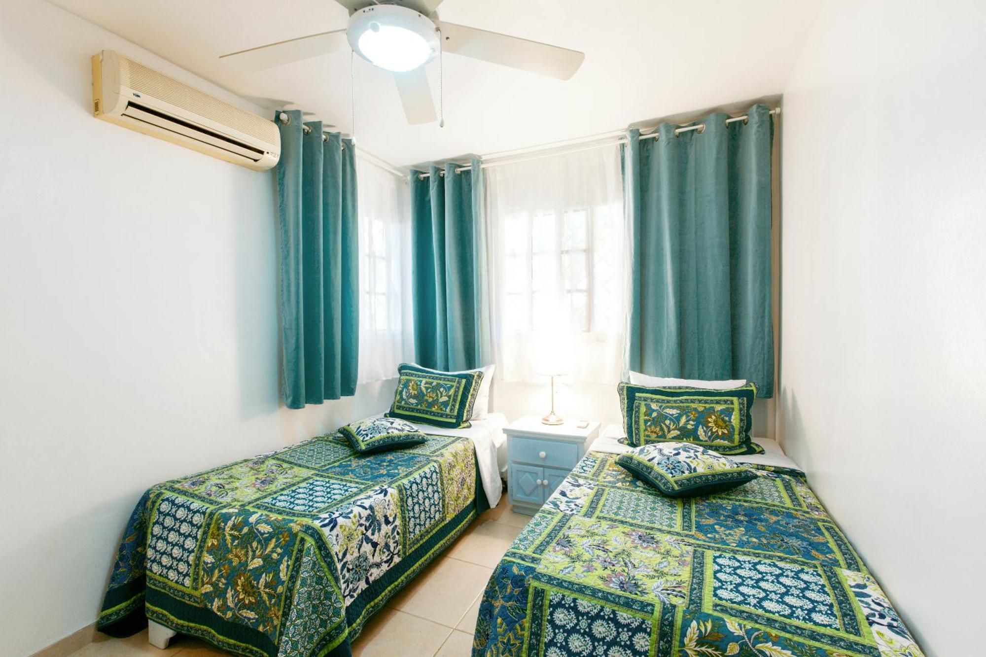 Tropical Villas At Los Corales Beach - Caribbean Rentals Fzco Punta Cana Room photo